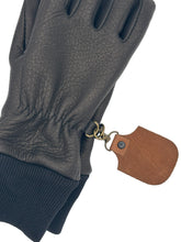 Load image into Gallery viewer, A pair of snowcap ropers showing the glove clips in action
