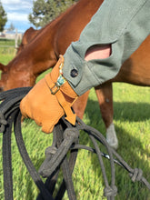 Load image into Gallery viewer, Stylish ladies&#39; elkskin gloves designed for hard working women